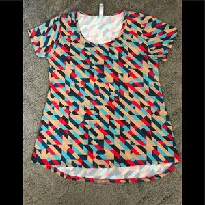 Buy 2 get 1 ♥️ NWOT LuLaRoe classic tee M